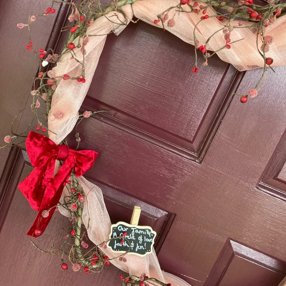 ♥️💙Festive Heart Berry Holiday Wreath